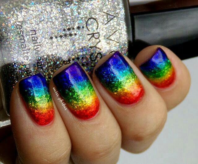 Ideas de uñas multicolores 3